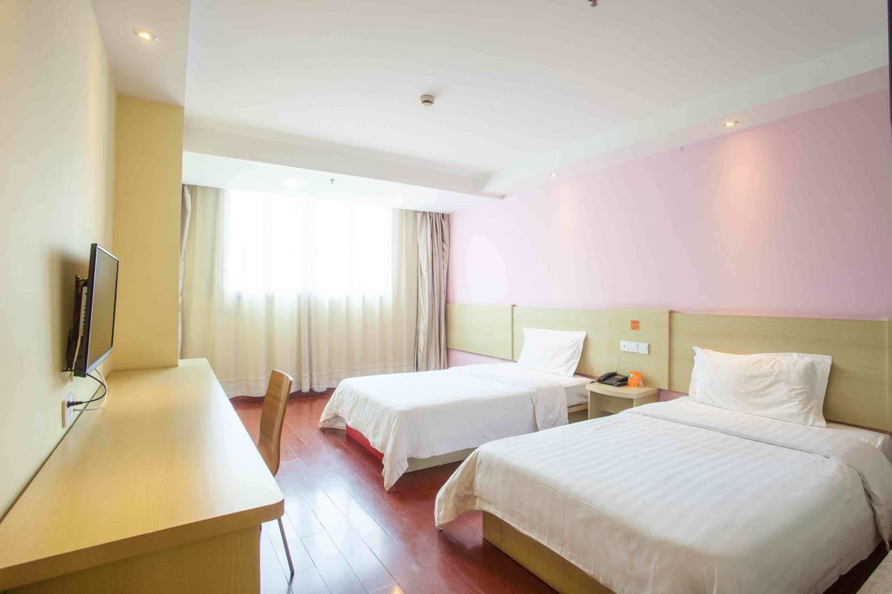 7Days Inn Ji'Nan Railway Station North Square Jinan Exterior photo